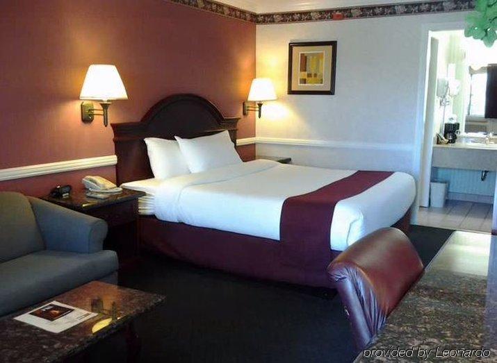 Dynasty Hotel
